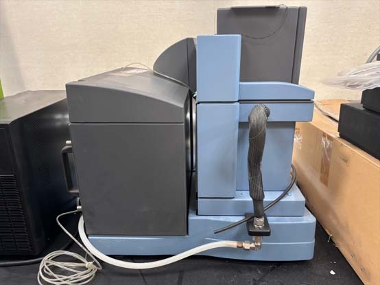 Foto Verwendet TA INSTRUMENTS DMA Q800 Zum Verkauf
