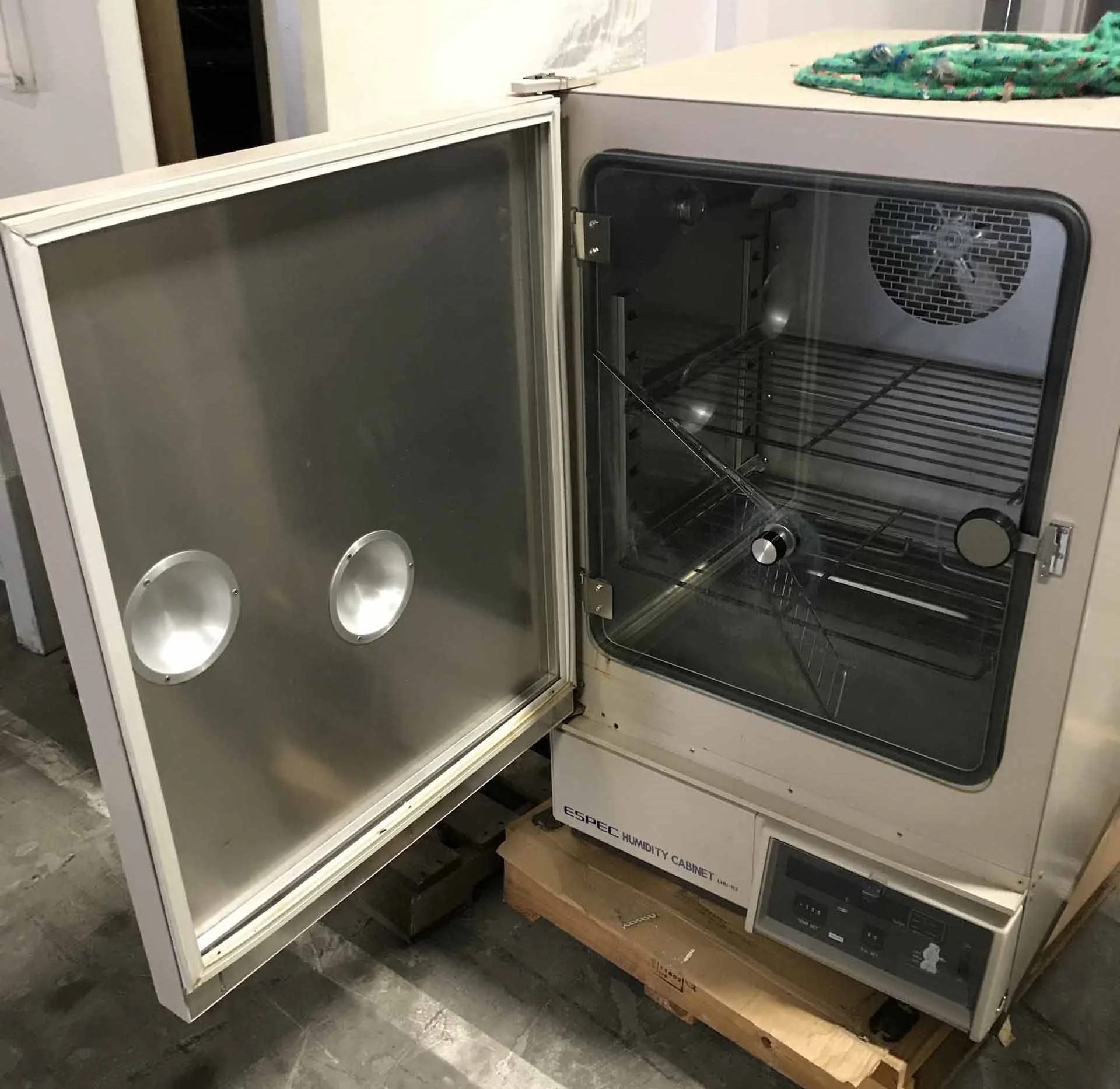 TABAI ESPEC LHU-112M-U チャンバー はセール価格 #9216437 TABAI ESPEC LHU-112M-U チャンバー はセール価格 #9216437