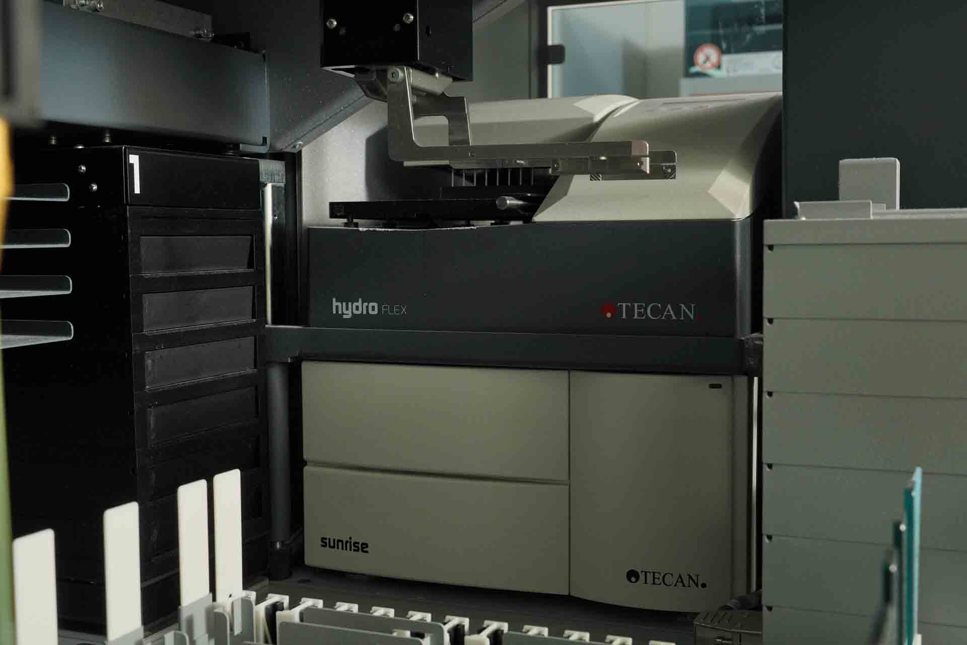 Photo Used TECAN FREEDOM EVOLYZER-2 150 For Sale