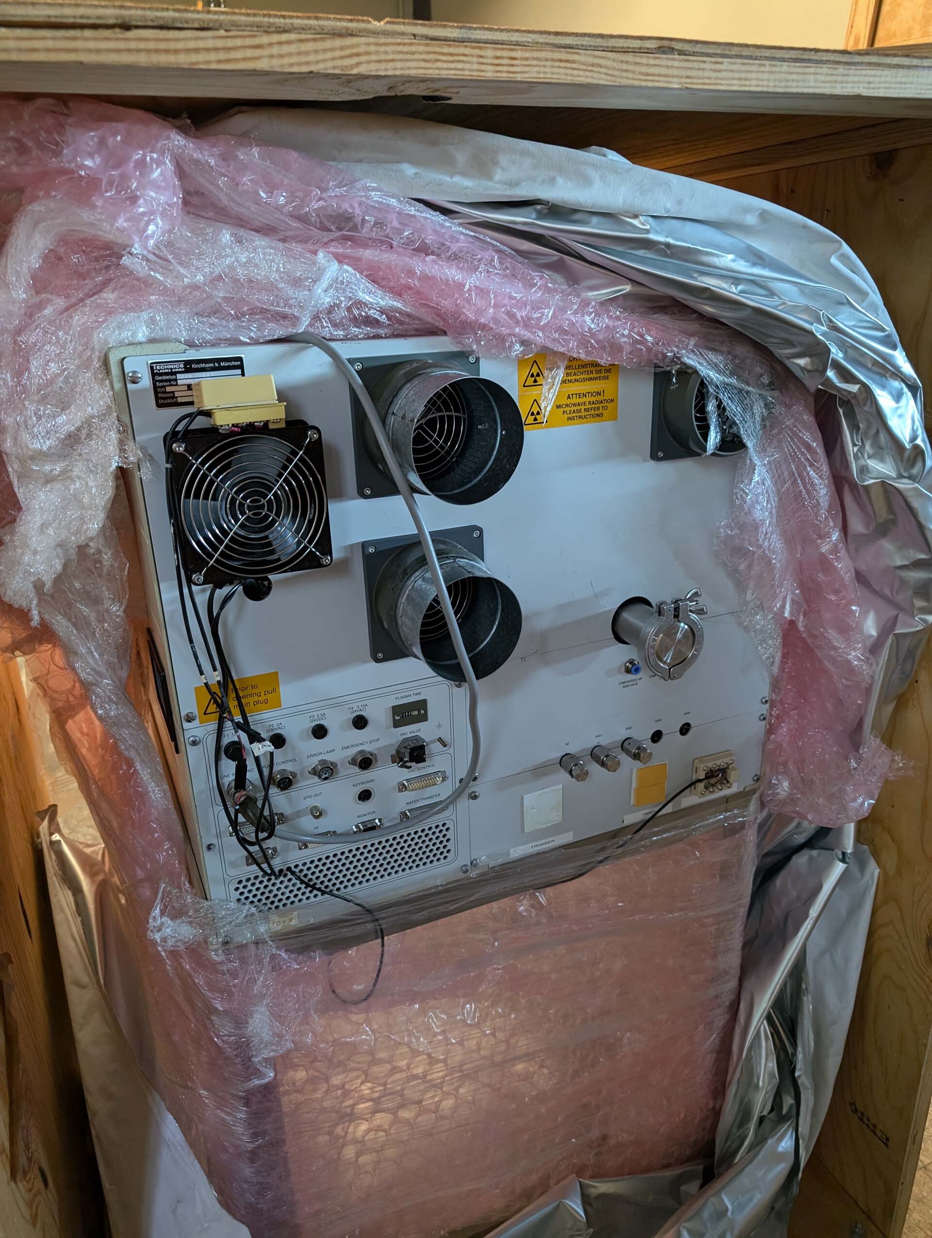 Foto Verwendet TECHNICS PLASMA GMBH 300 PC Zum Verkauf