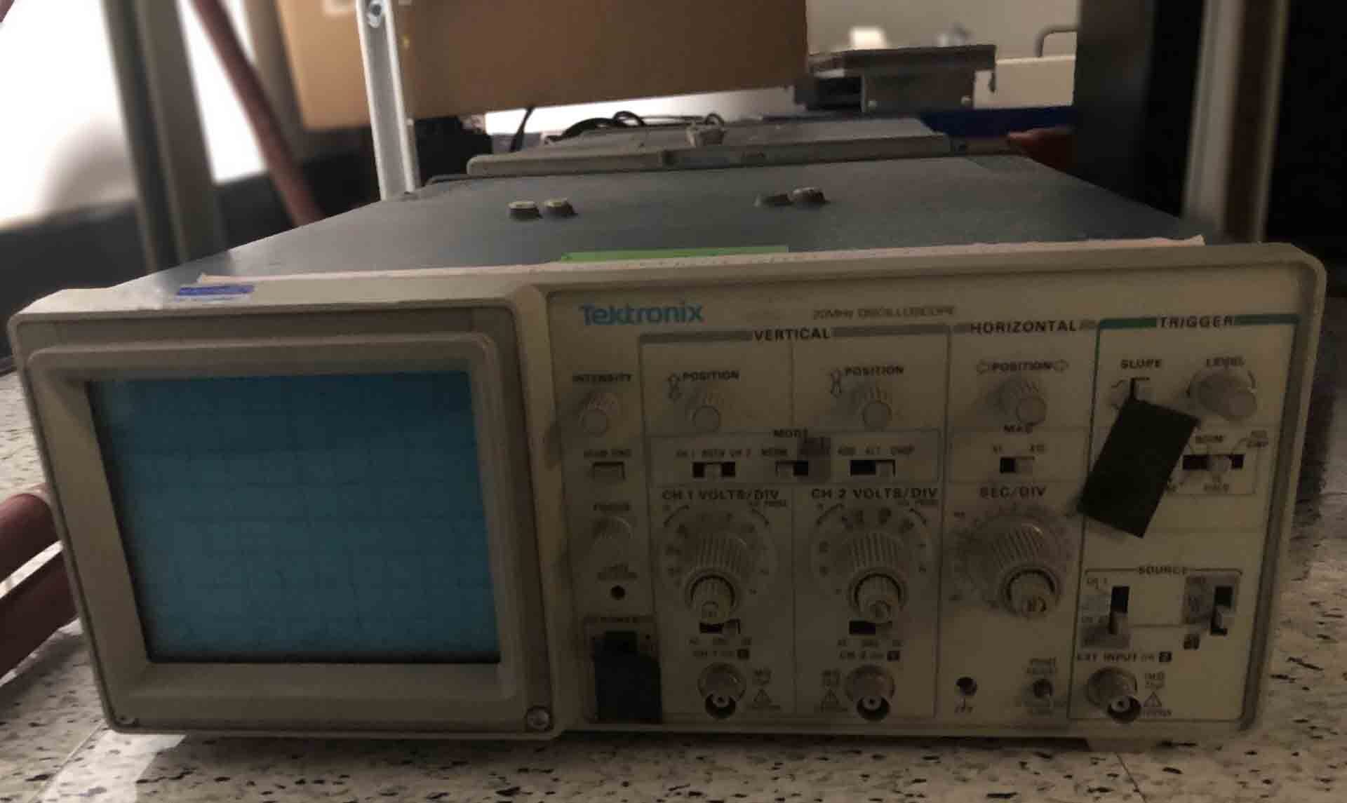 사진 사용됨 TEKTRONIX 2205 판매용