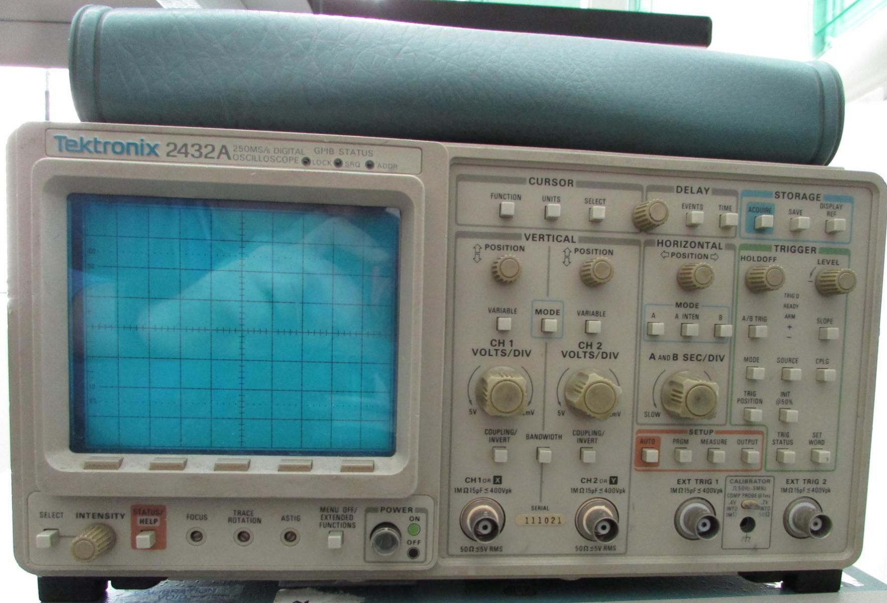 Photo Utilisé TEKTRONIX 2432A À vendre