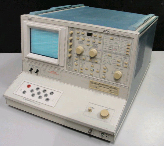 사진 사용됨 TEKTRONIX 371A 판매용