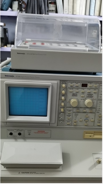 사진 사용됨 TEKTRONIX 371B 판매용