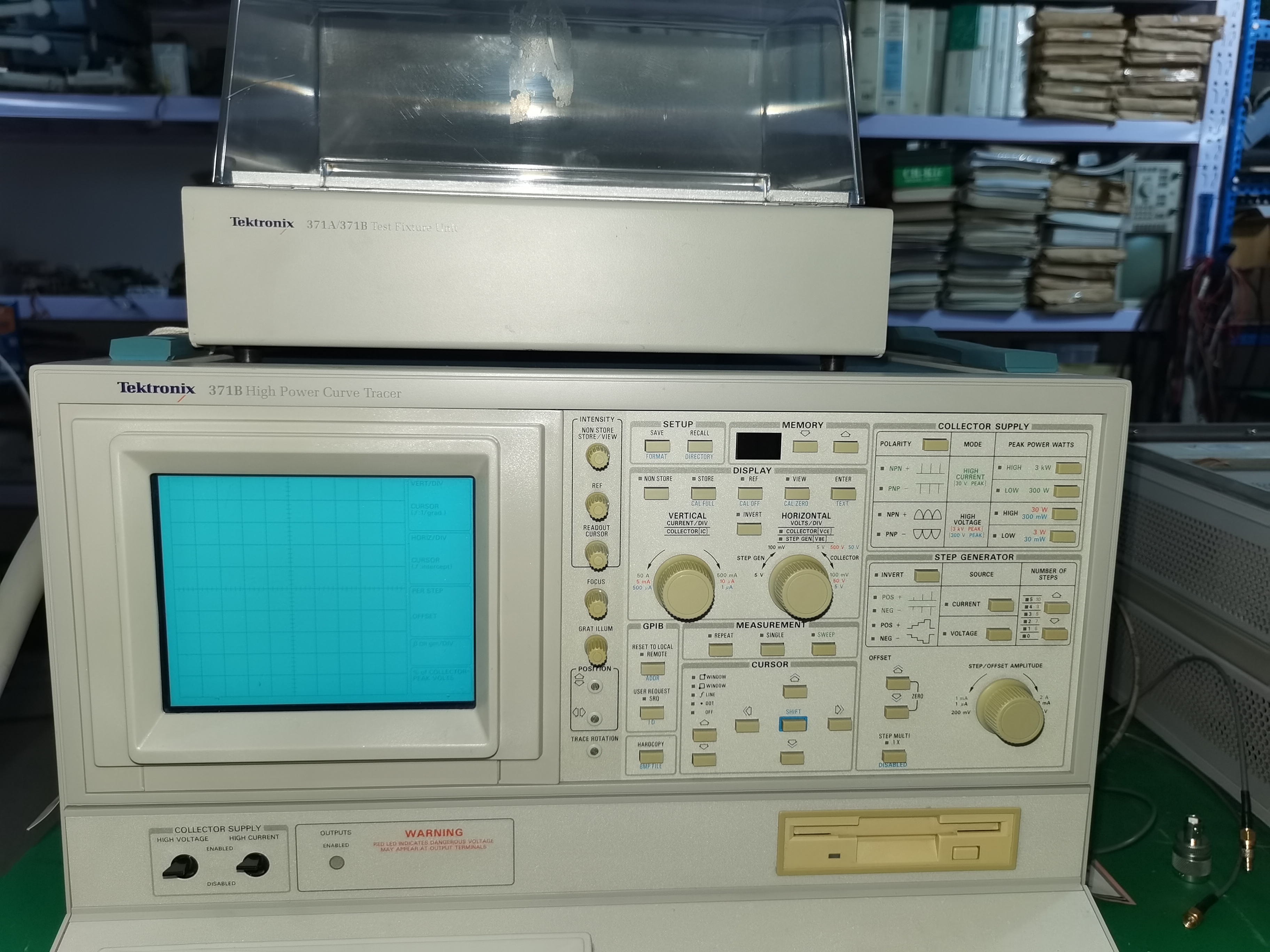 사진 사용됨 TEKTRONIX 371B 판매용