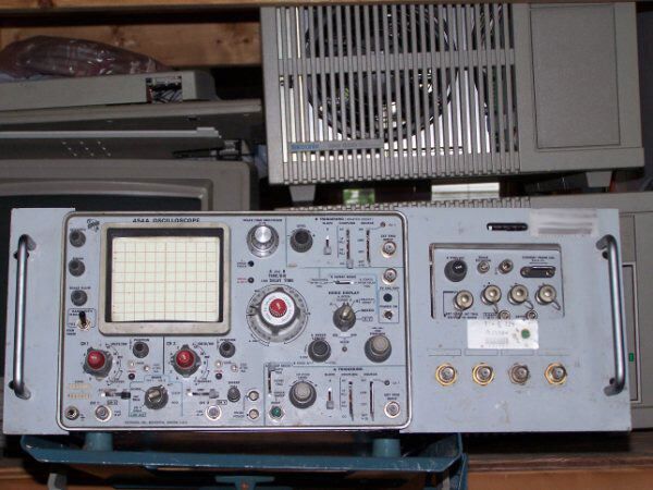 사진 사용됨 TEKTRONIX 454A 판매용