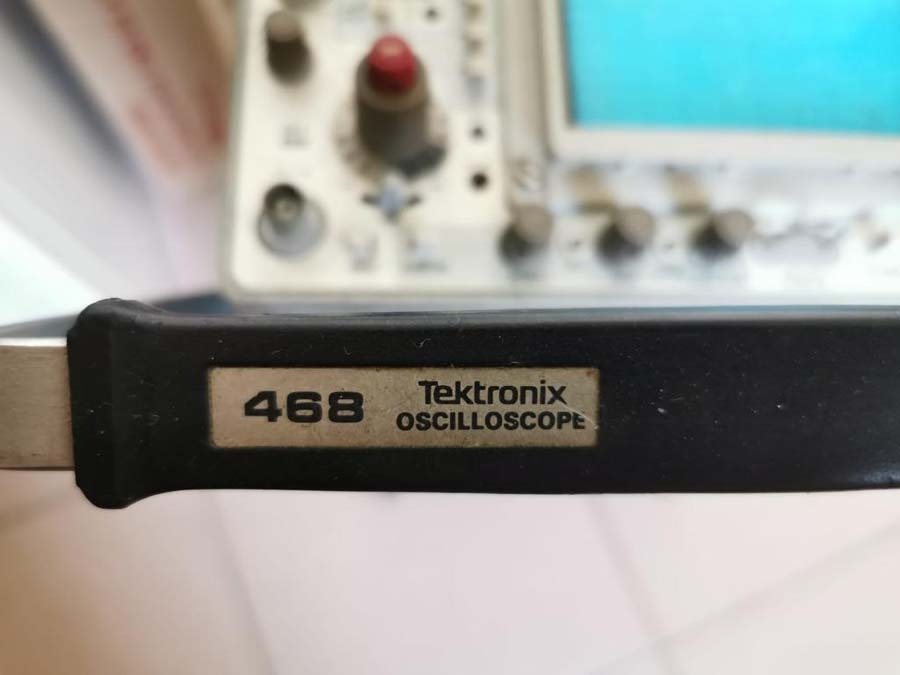 사진 사용됨 TEKTRONIX 468 판매용