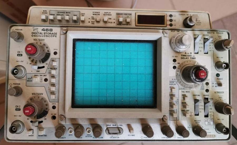 사진 사용됨 TEKTRONIX 468 판매용