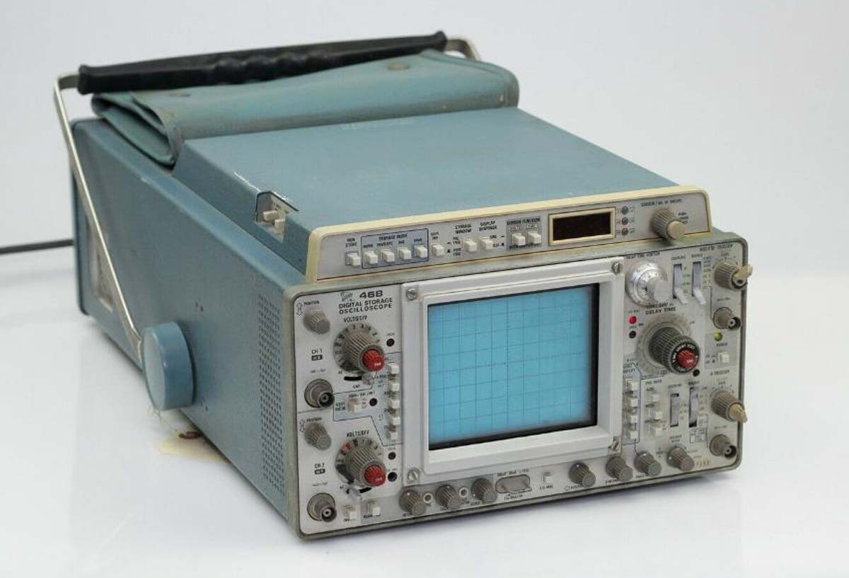 사진 사용됨 TEKTRONIX 468 판매용