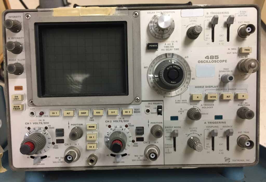 사진 사용됨 TEKTRONIX 485 판매용