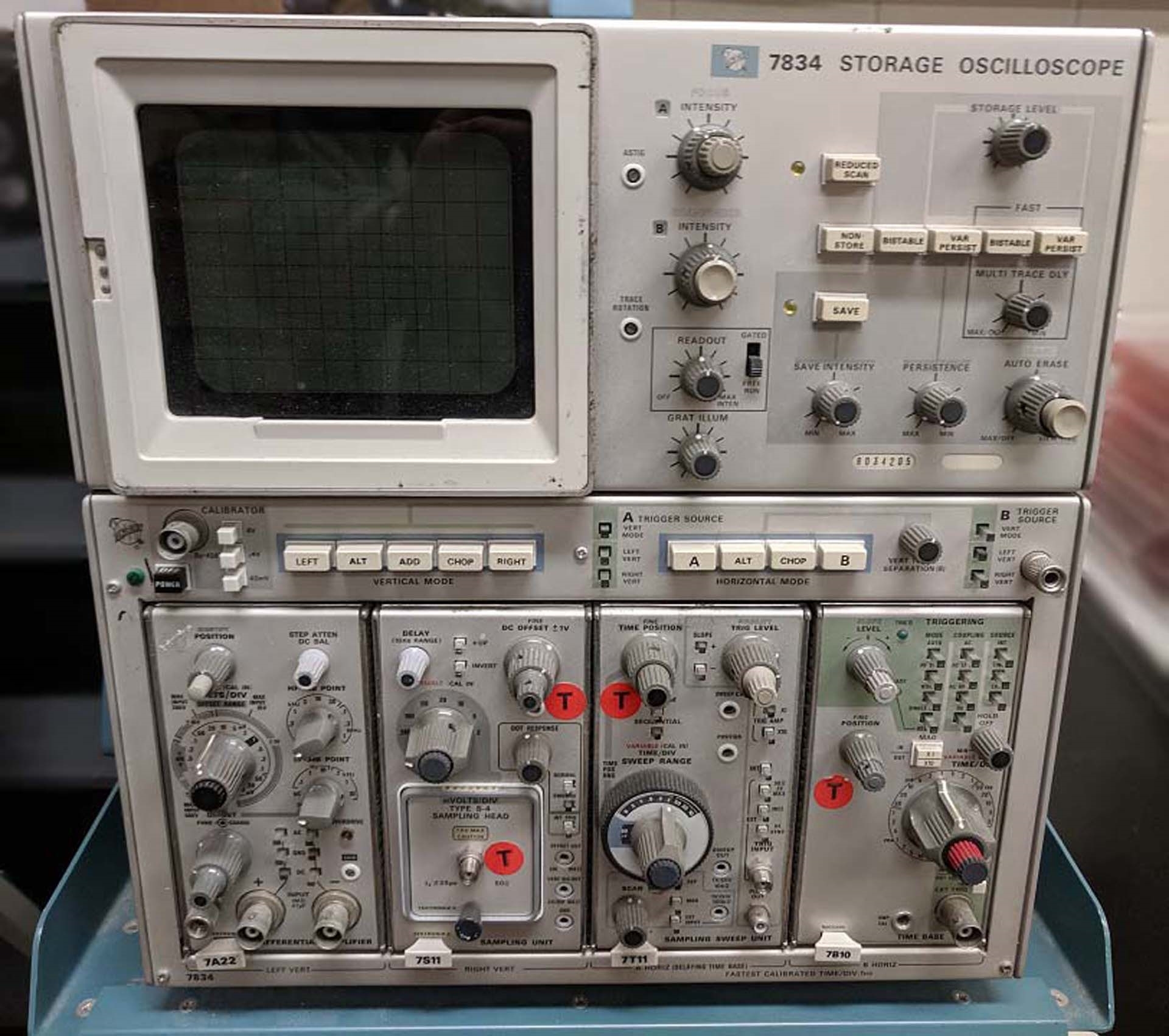 사진 사용됨 TEKTRONIX 7834 판매용