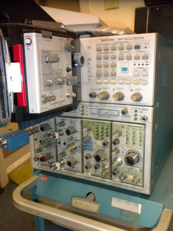 사진 사용됨 TEKTRONIX 7854 판매용