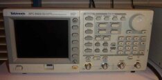 사진 사용됨 TEKTRONIX AFG 3022 판매용