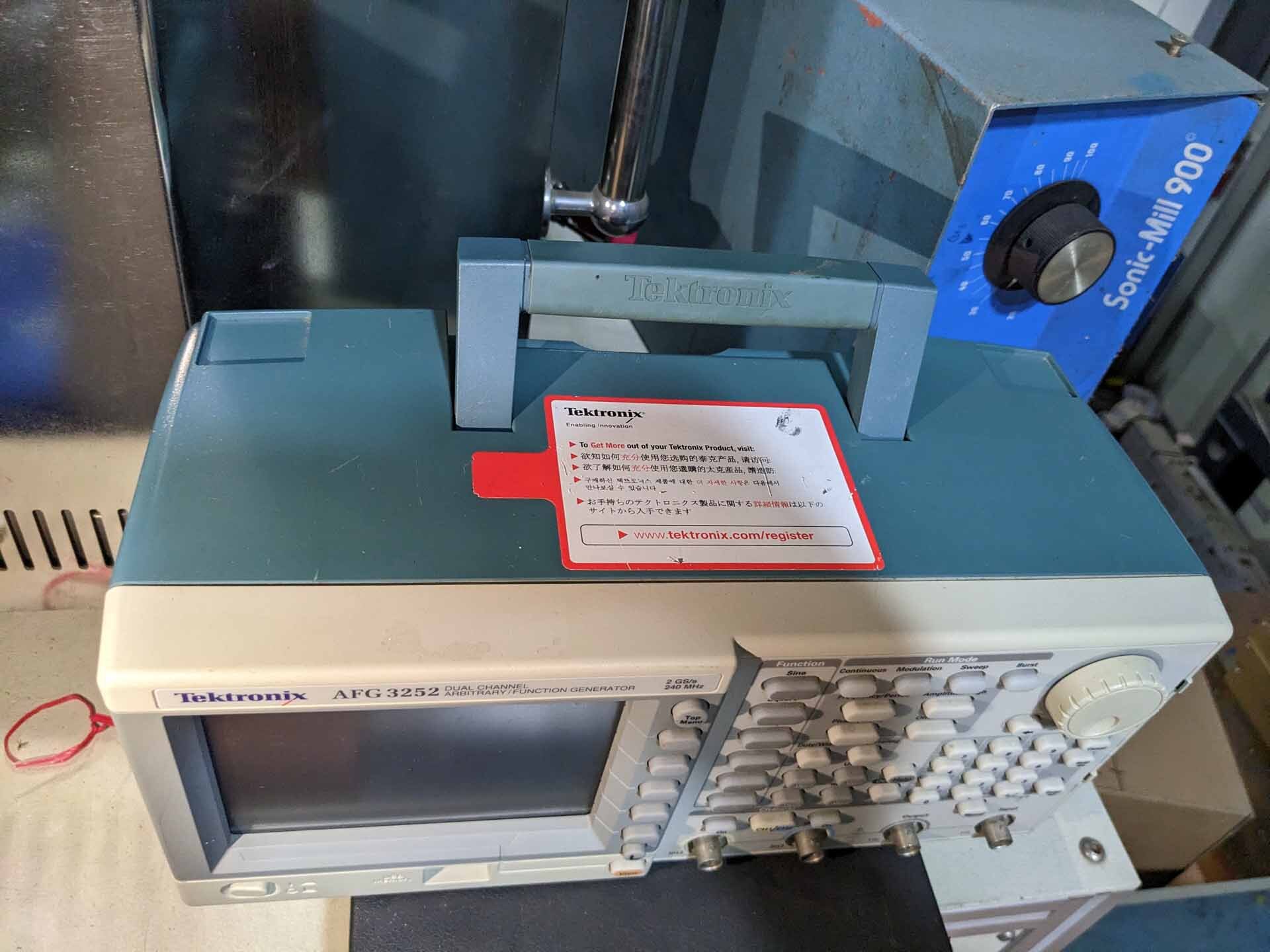 사진 사용됨 TEKTRONIX AFG 3252 판매용