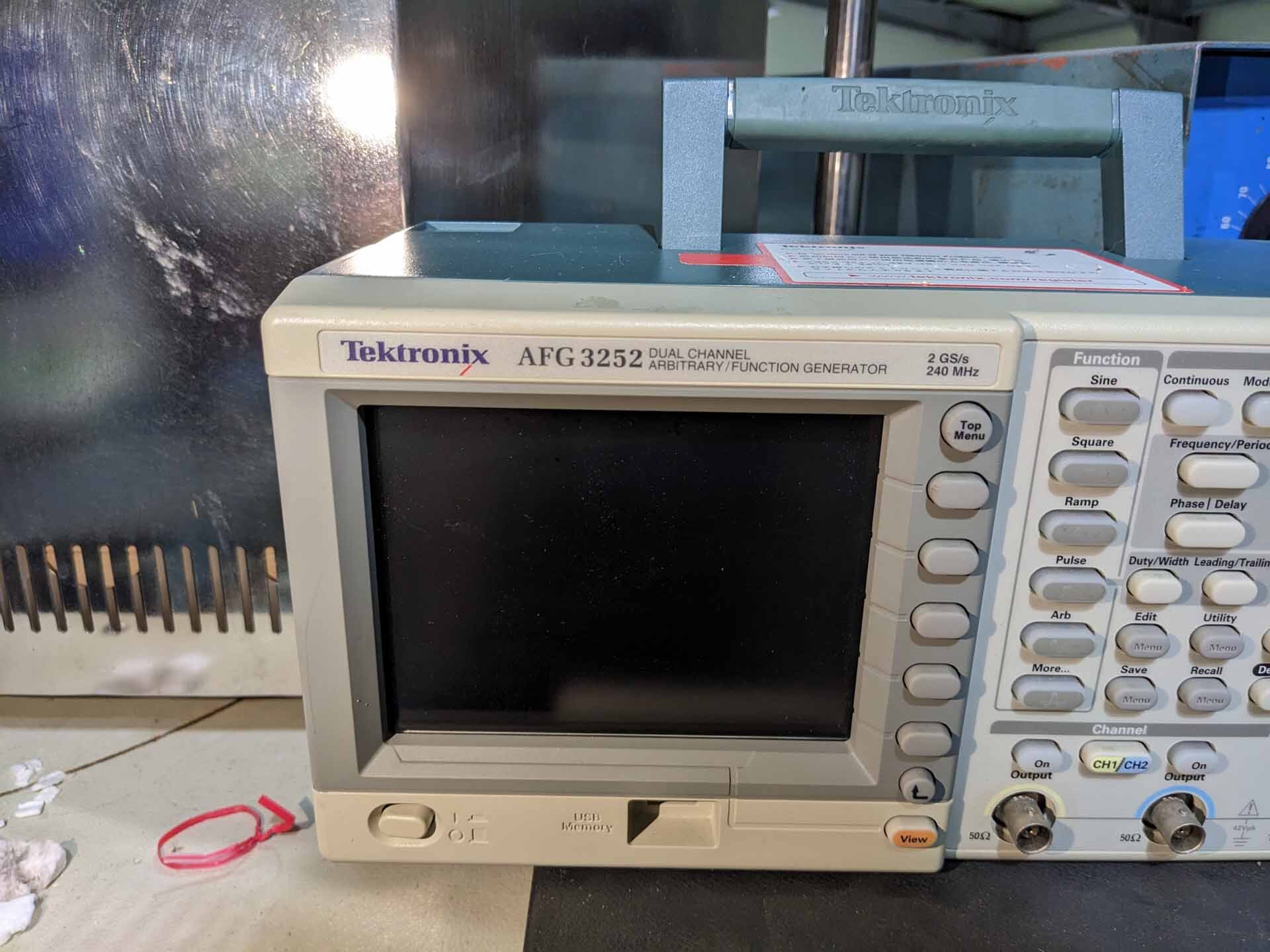 사진 사용됨 TEKTRONIX AFG 3252 판매용