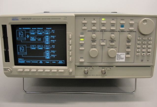 사진 사용됨 TEKTRONIX AWG 500 판매용