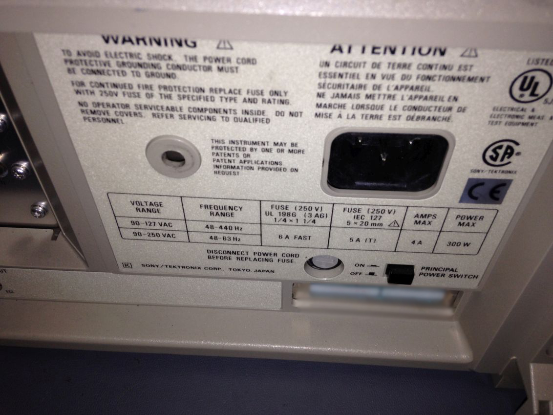 사진 사용됨 TEKTRONIX AWG2041 판매용