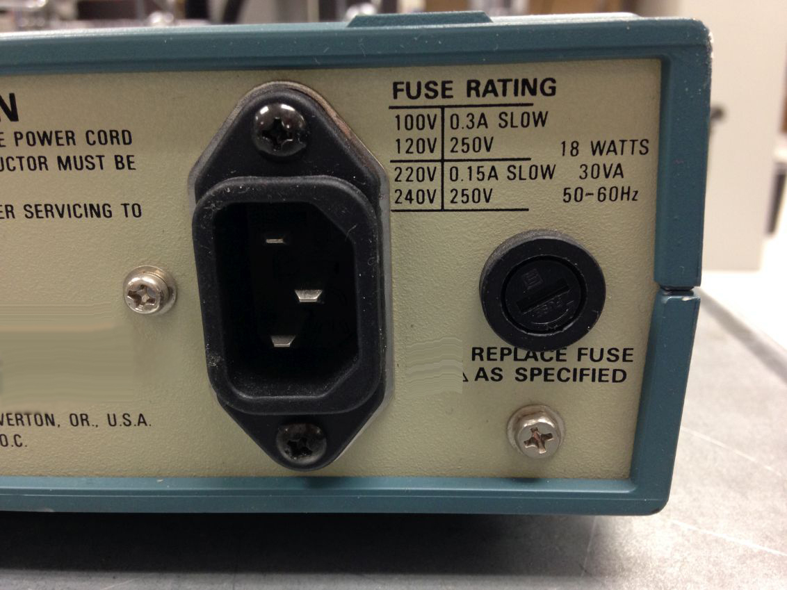 사진 사용됨 TEKTRONIX CFG 253 판매용