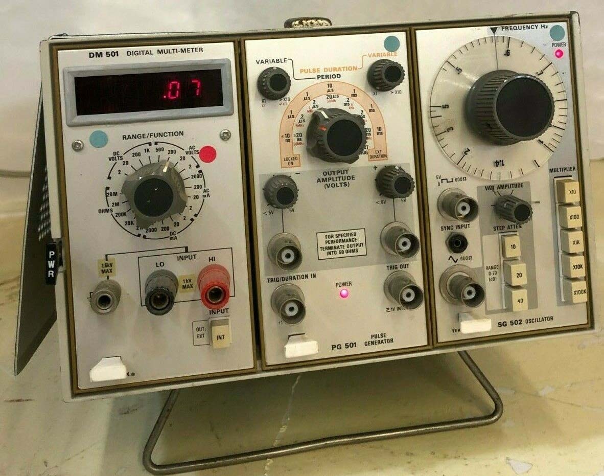 사진 사용됨 TEKTRONIX DM 501 판매용