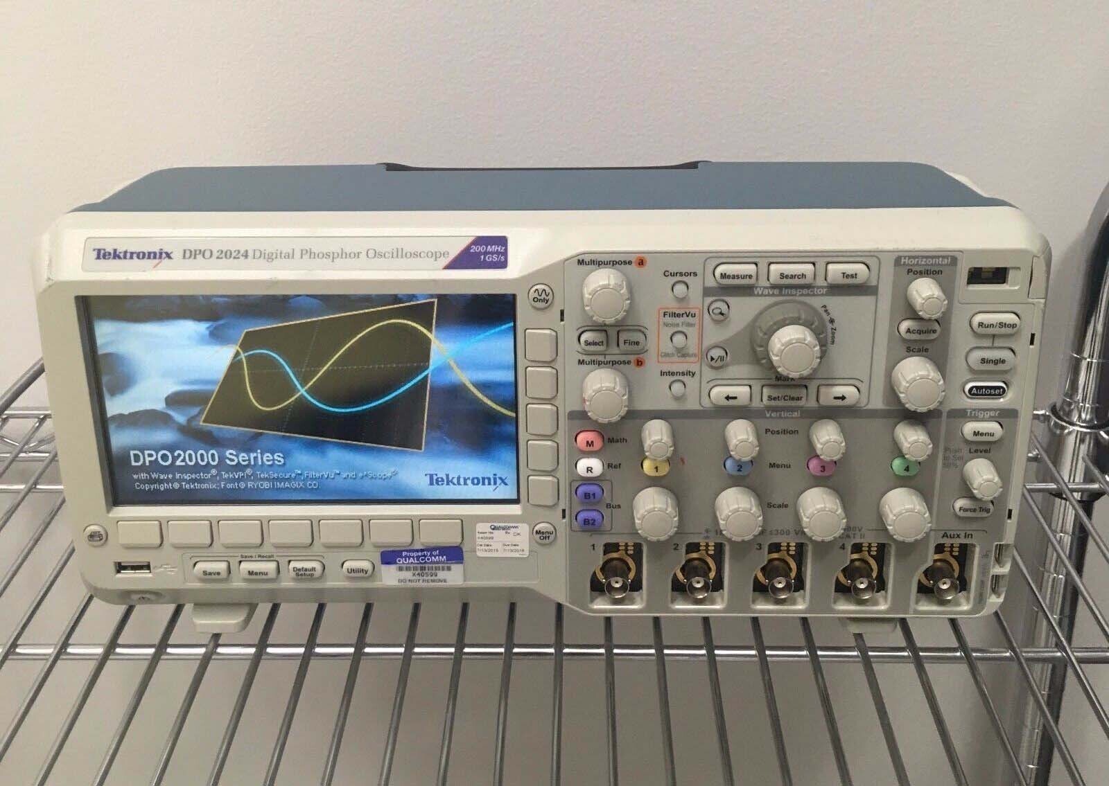 사진 사용됨 TEKTRONIX DPO 2024 판매용