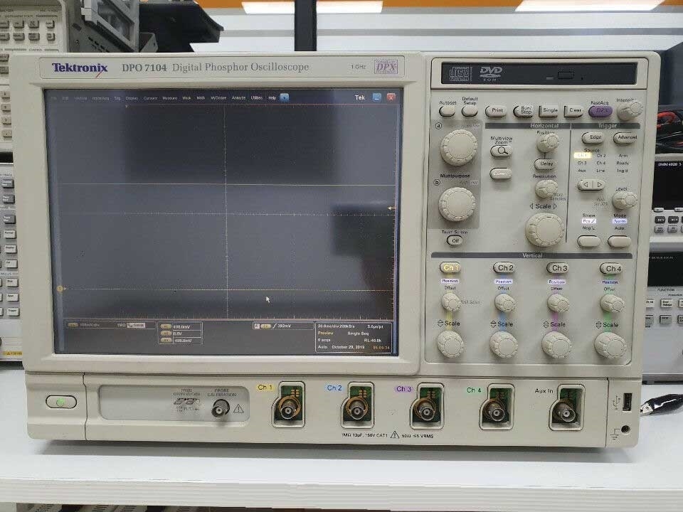 フォト（写真） 使用される TEKTRONIX DPO 7104 販売のために