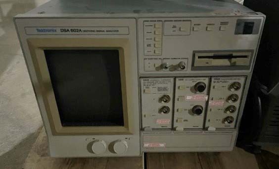 사진 사용됨 TEKTRONIX DSA 602A 판매용