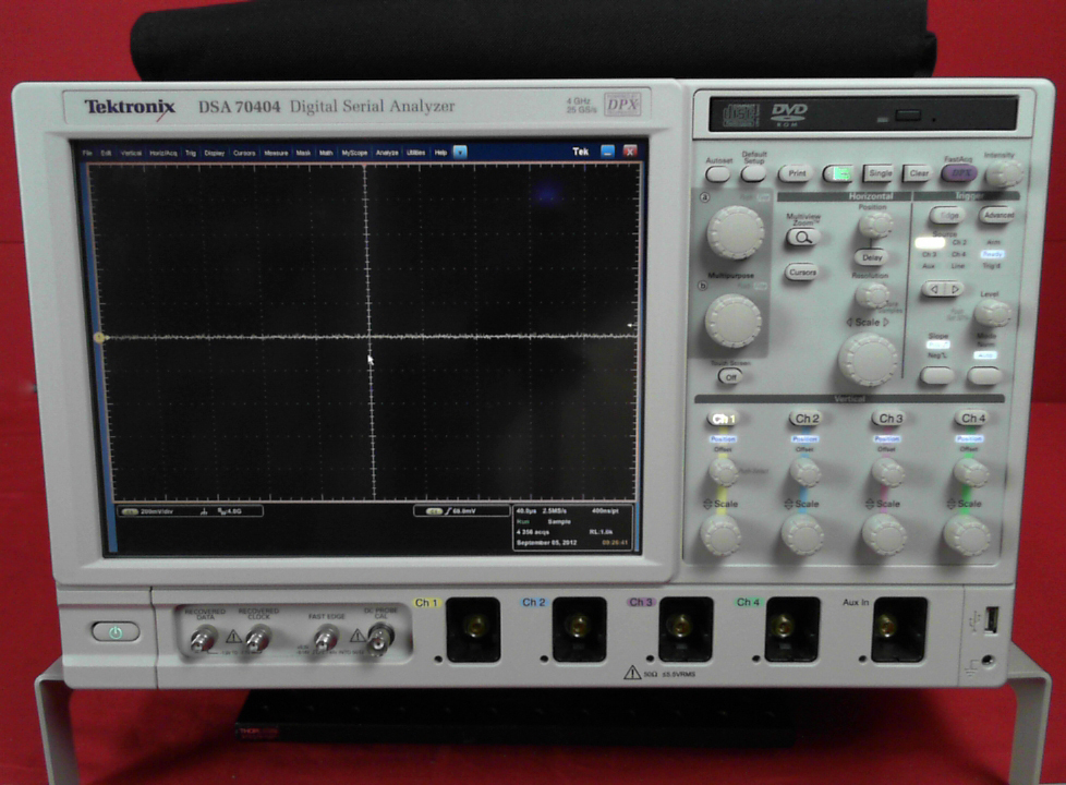 Photo Used TEKTRONIX DSA 70404 For Sale