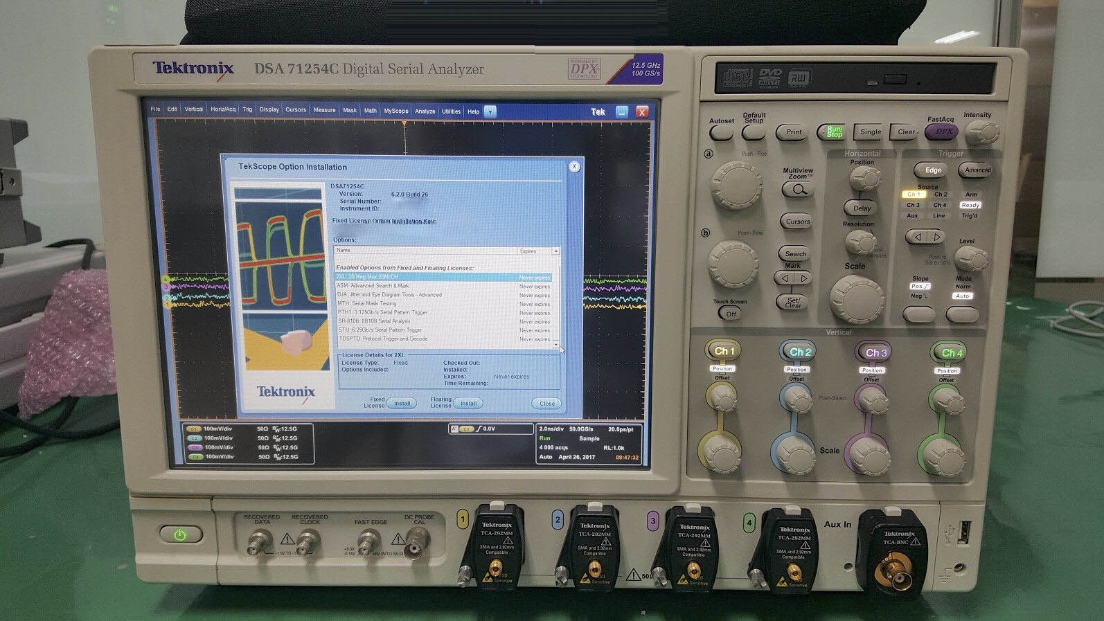 사진 사용됨 TEKTRONIX DSA 71254C 판매용