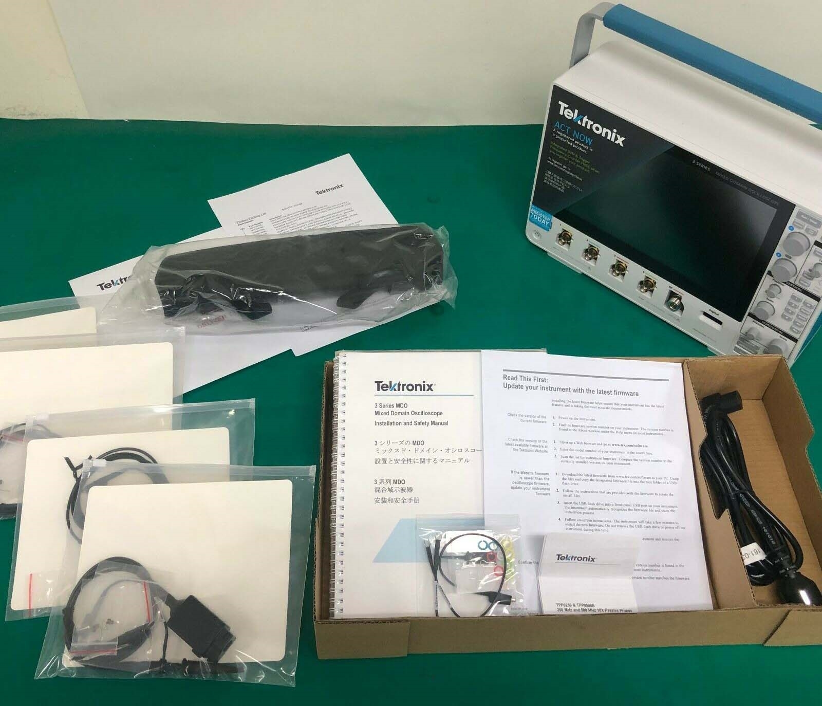 Photo Used TEKTRONIX MDO 34 For Sale