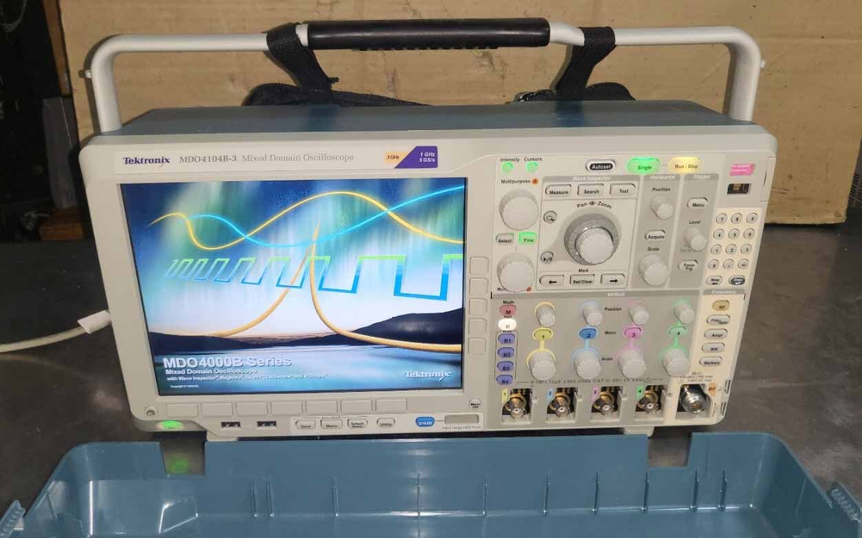 사진 사용됨 TEKTRONIX MDO4104B-6 판매용