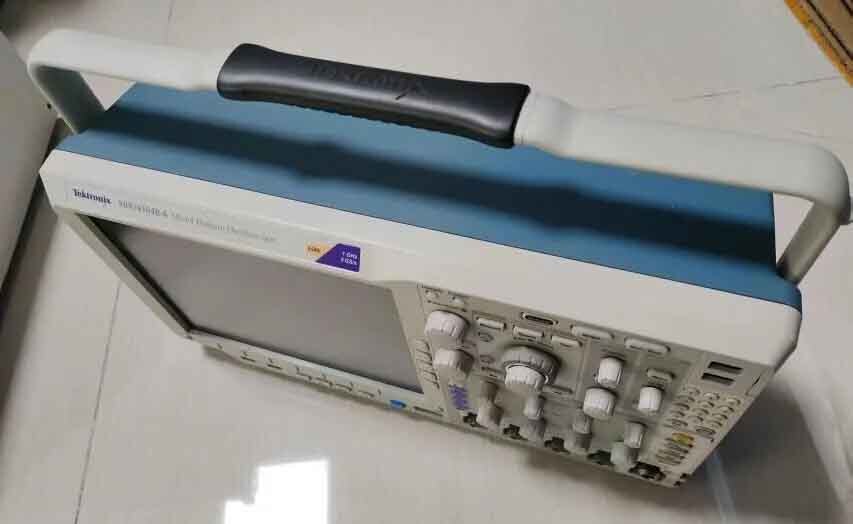 사진 사용됨 TEKTRONIX MDO4104B-6 판매용