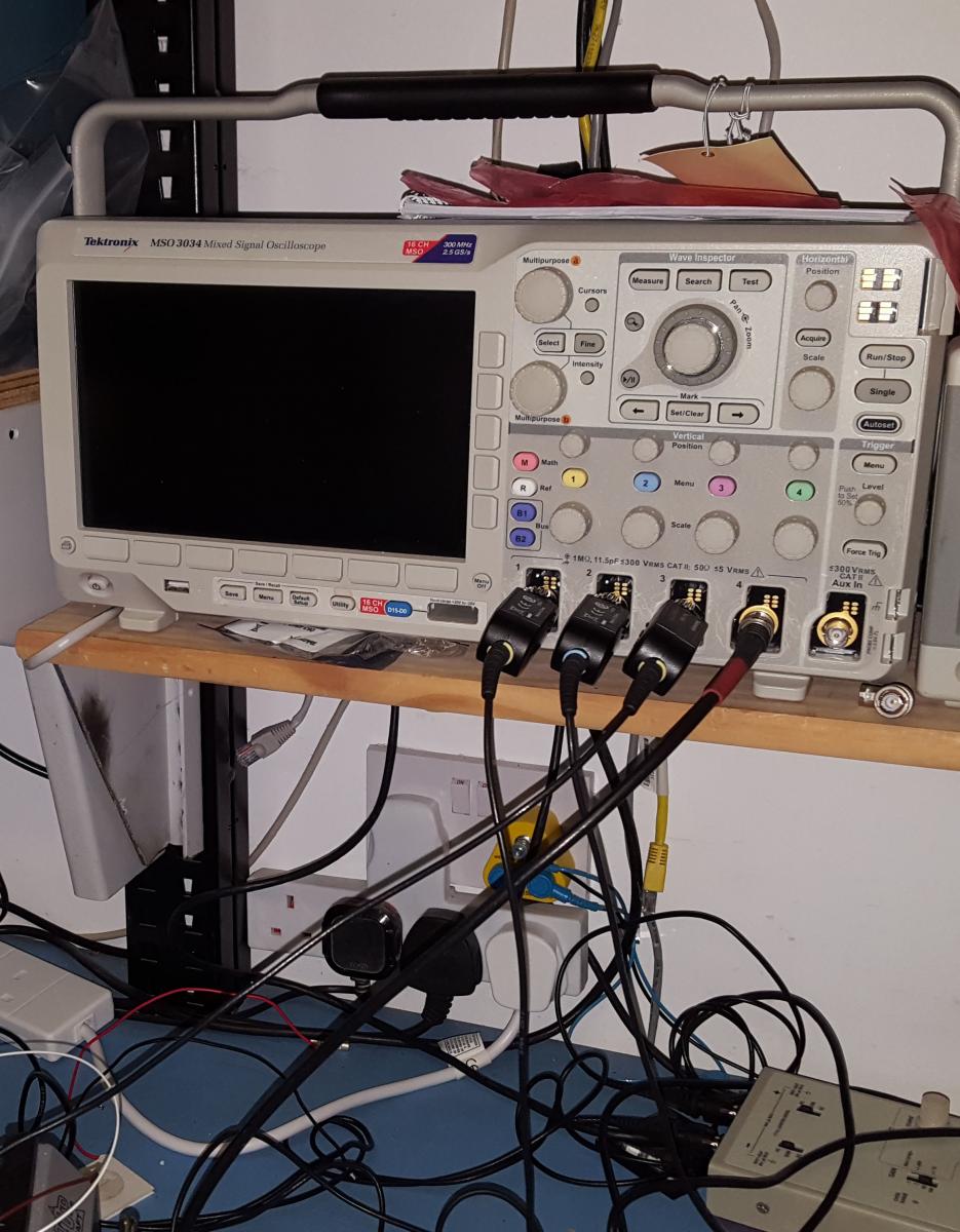 TEKTRONIX MSO 3034 전자 테스트 장비 판매 가격 #9166759에 사용됨 > CAE에서 구매