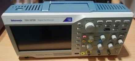 Tektronix アナログオシロスコープ　TAS485 (中古品） 　 中古 TEKTRONIX TBS 1072B #9267627 を販売中