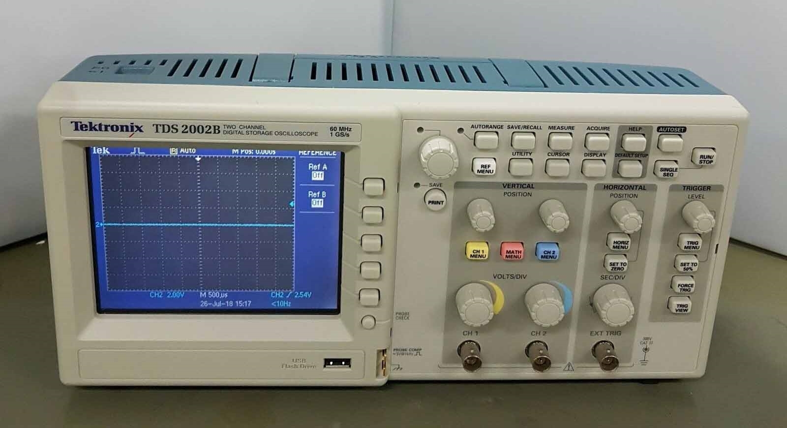 Foto Verwendet TEKTRONIX TDS 2002B Zum Verkauf