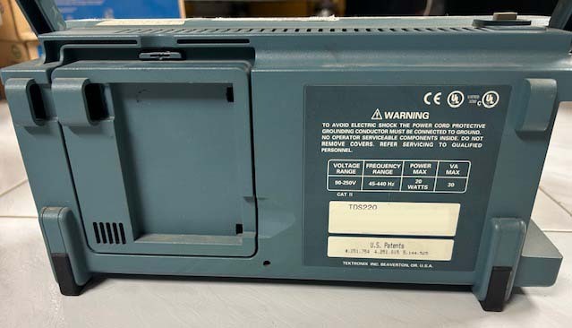 사진 사용됨 TEKTRONIX TDS 220 판매용