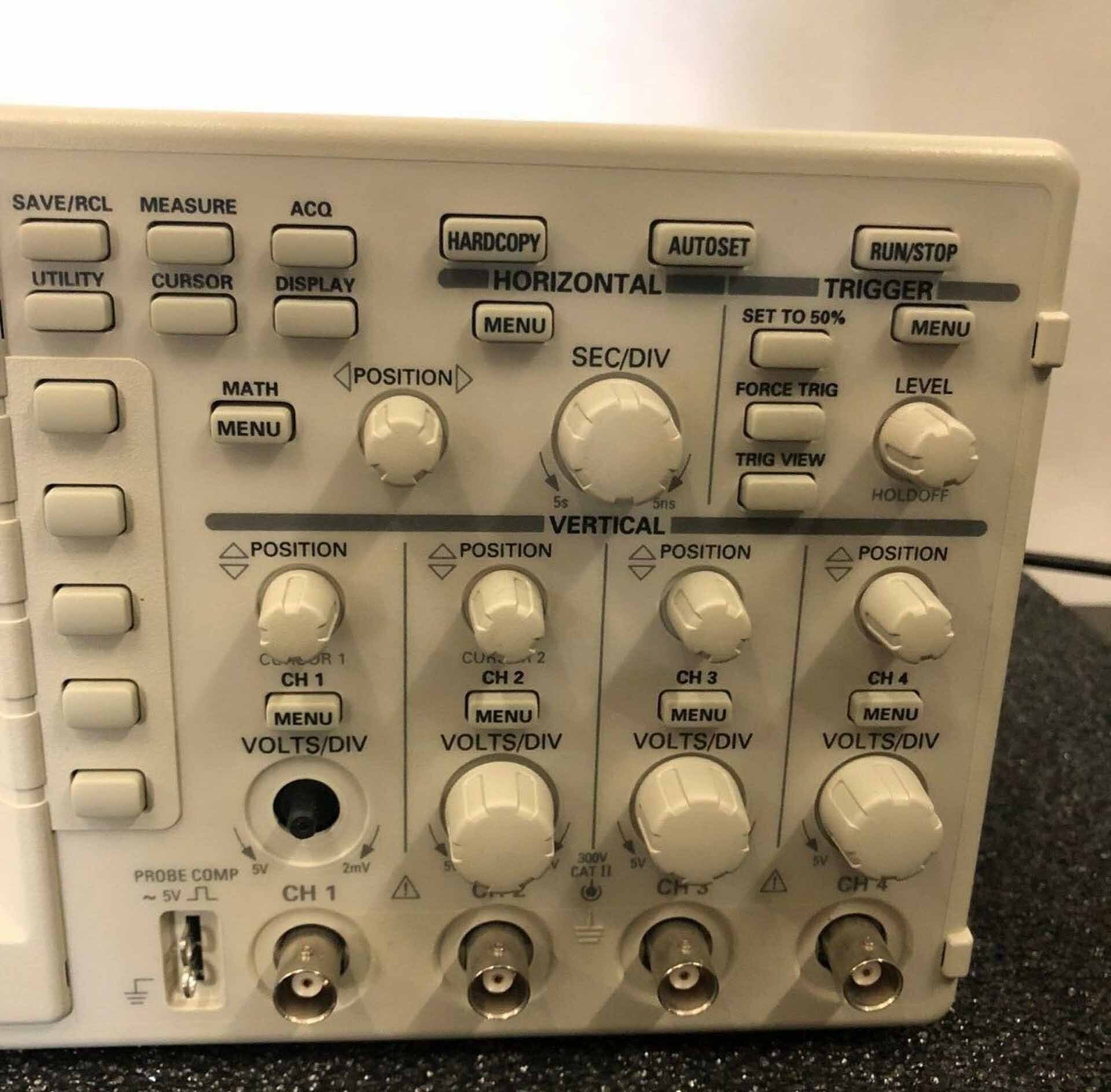 Photo Utilisé TEKTRONIX TDS 224 À vendre