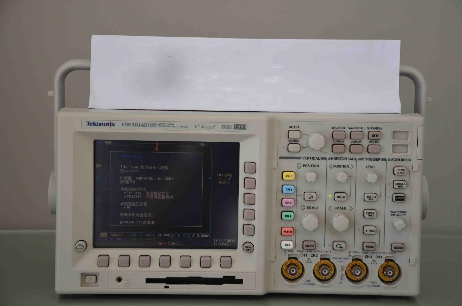 Foto Verwendet TEKTRONIX TDS 3014B Zum Verkauf