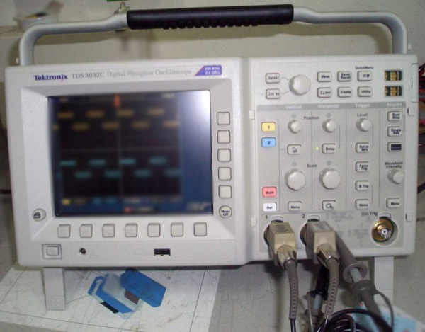 Photo Utilisé TEKTRONIX TDS 3032C À vendre