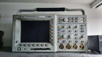 TEKTRONIX TDS 3054