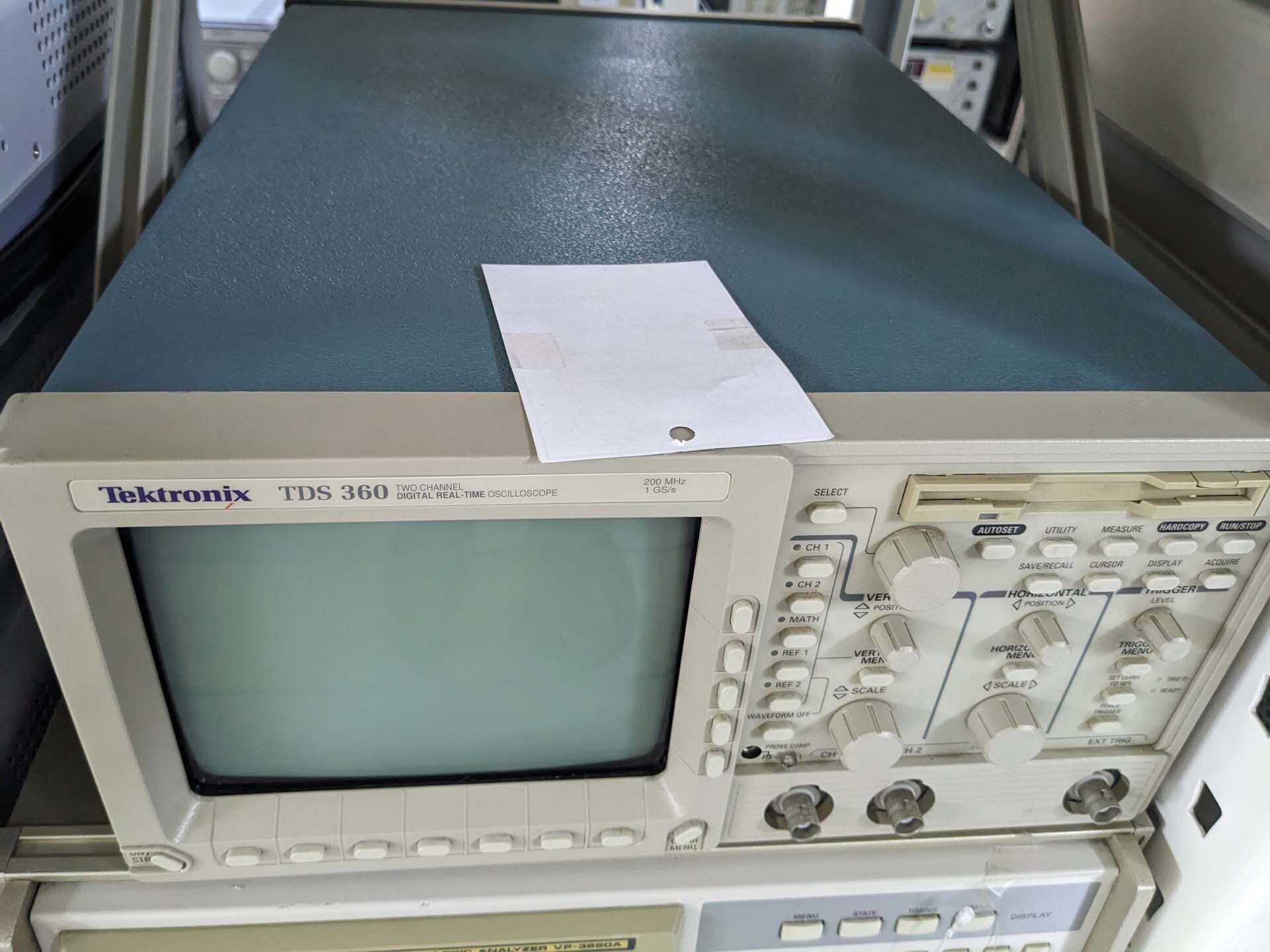 Photo Utilisé TEKTRONIX TDS 360 À vendre