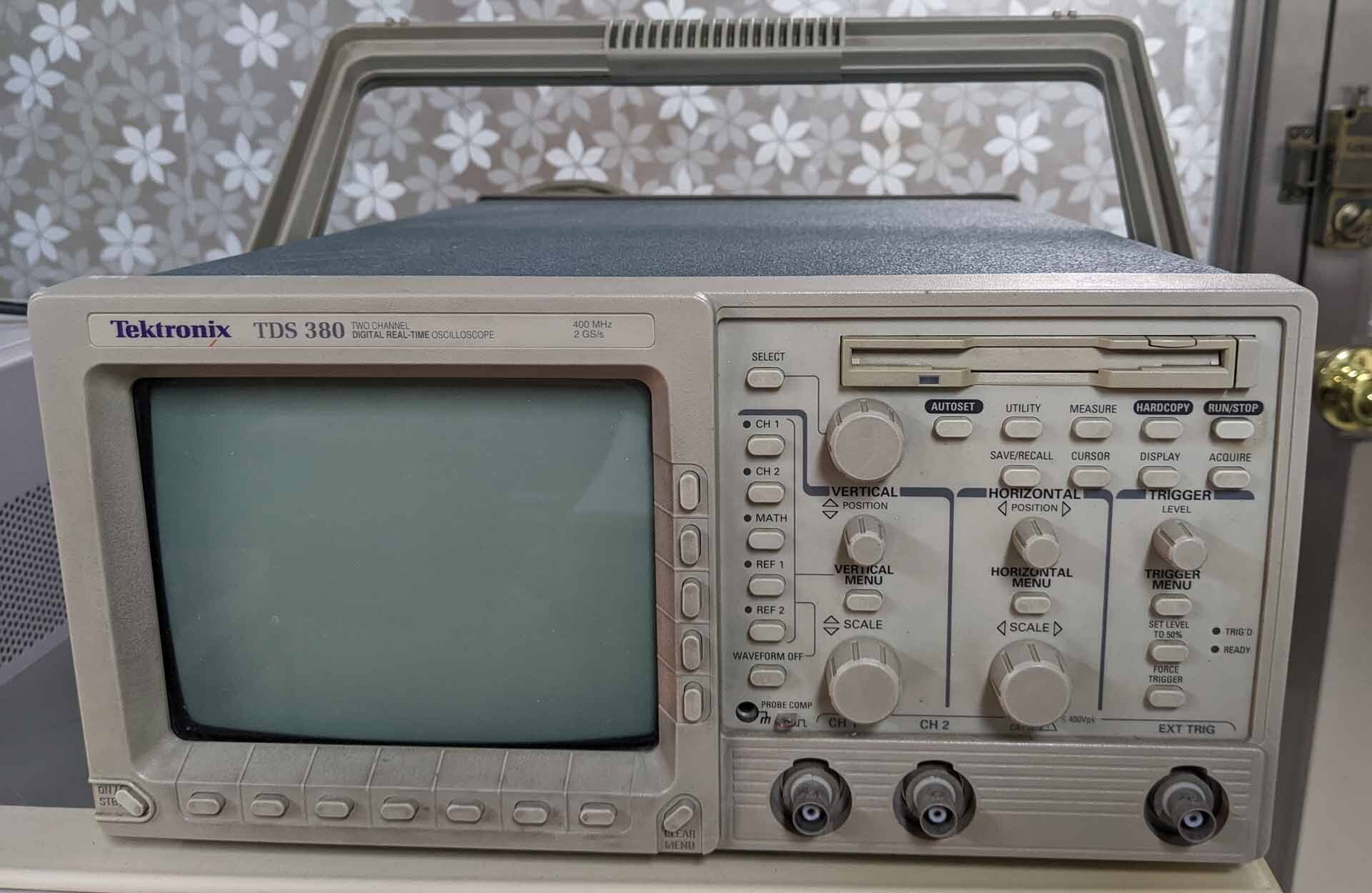 사진 사용됨 TEKTRONIX TDS 380 판매용