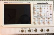 Photo Utilisé TEKTRONIX TDS 5104 À vendre