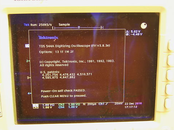 Foto Verwendet TEKTRONIX TDS 544A Zum Verkauf