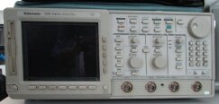 フォト（写真） 使用される TEKTRONIX TDS 544A 販売のために