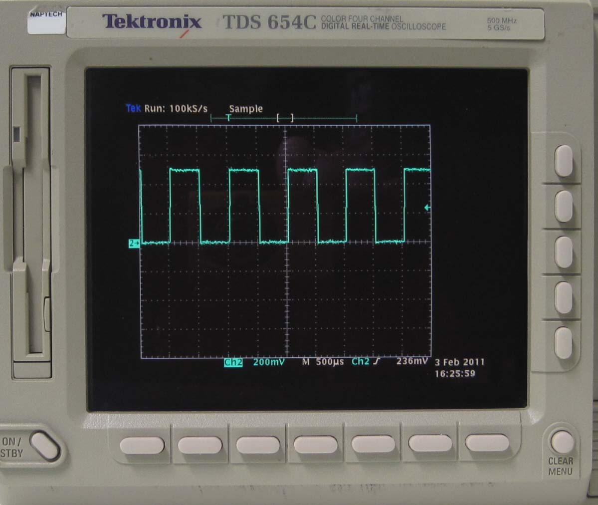 Foto Verwendet TEKTRONIX TDS 654C Zum Verkauf