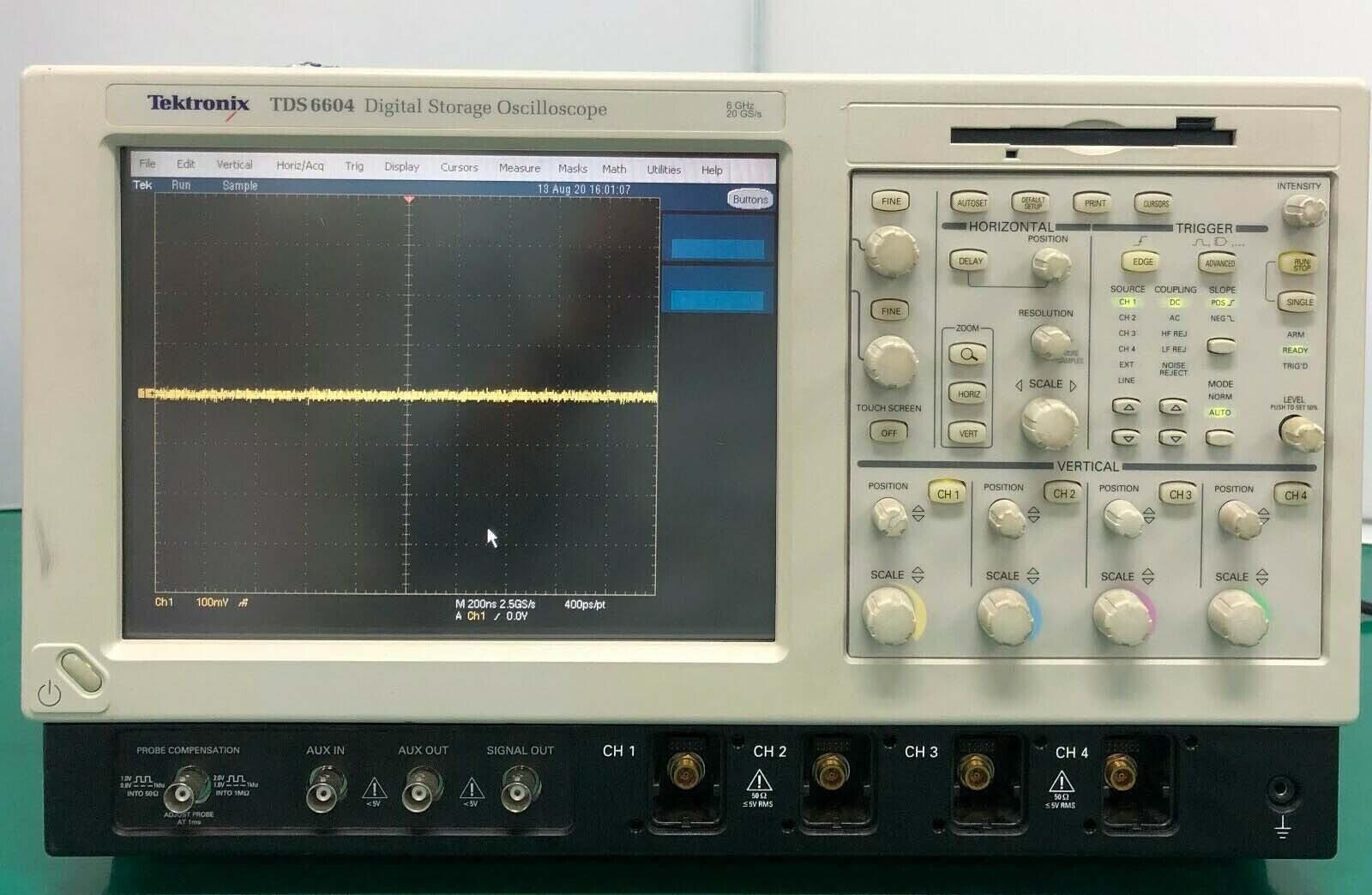 Foto Verwendet TEKTRONIX TDS 6604 Zum Verkauf