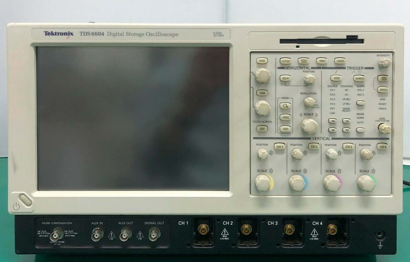 Foto Verwendet TEKTRONIX TDS 6604 Zum Verkauf