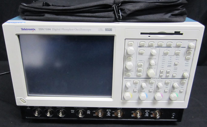 Photo Utilisé TEKTRONIX TDS 7104 À vendre