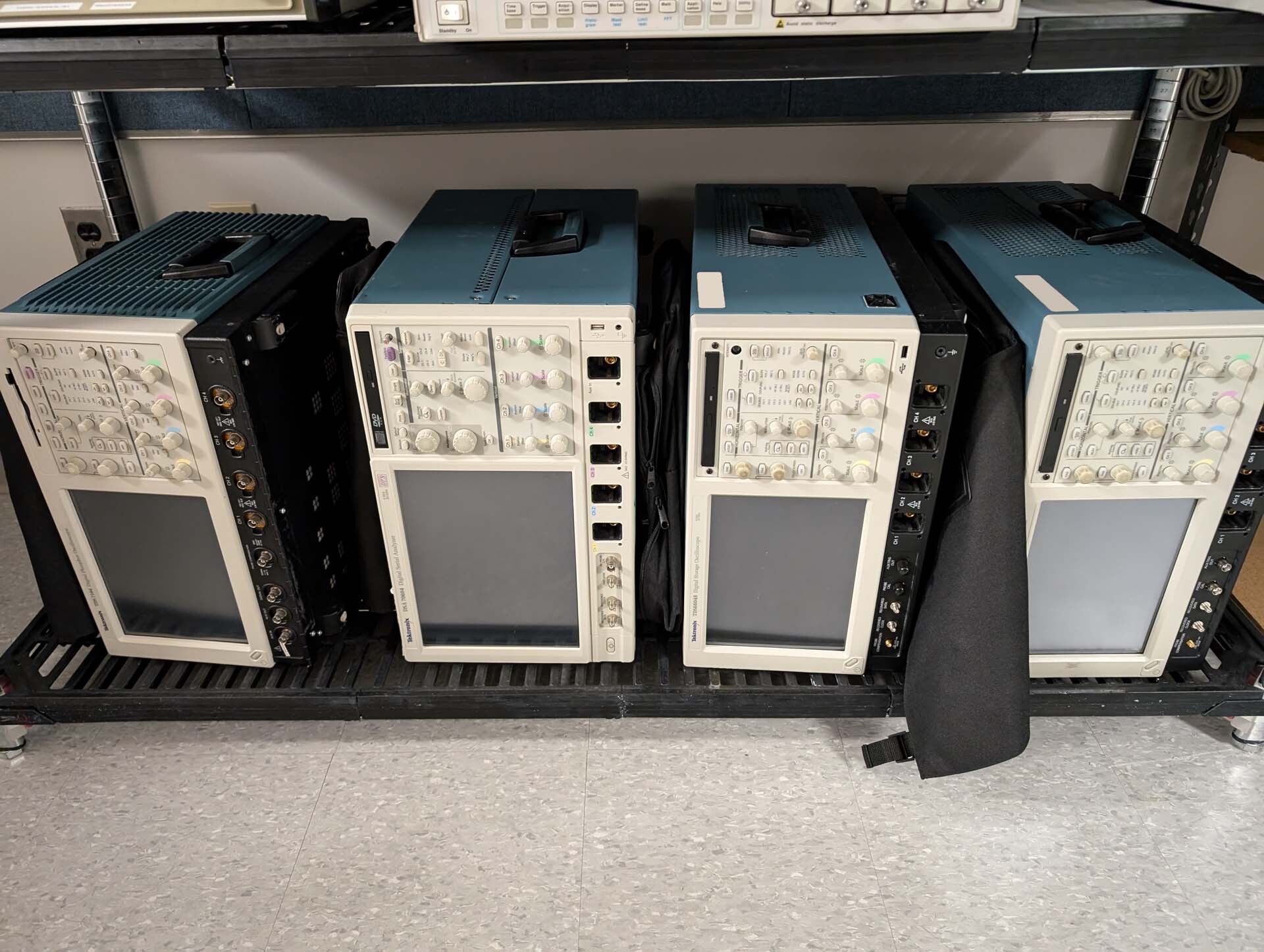 사진 사용됨 TEKTRONIX TDS 7104 판매용