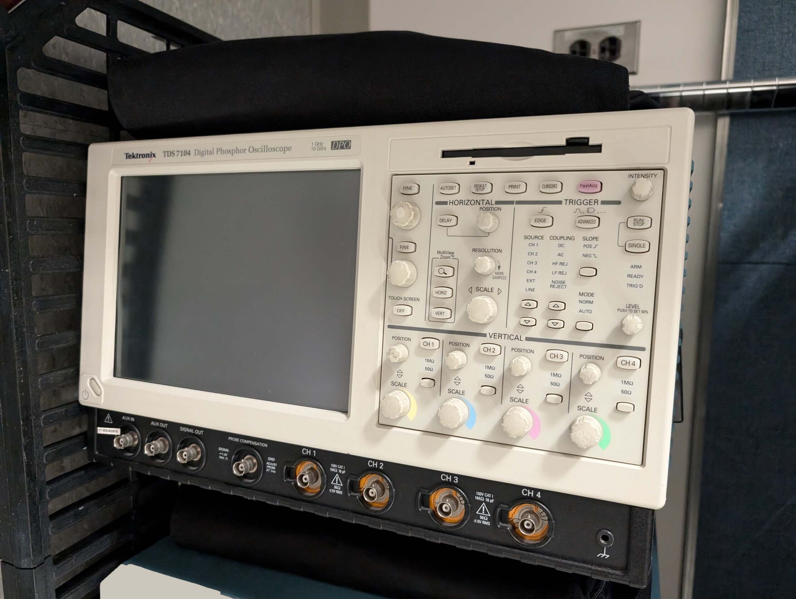 사진 사용됨 TEKTRONIX TDS 7104 판매용
